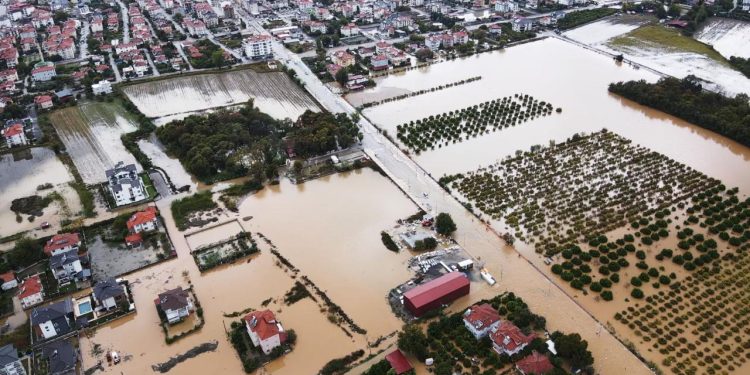 Dalaman’da Tersakan Deresi taştı: Evler ve tarım arazileri su altında kaldı