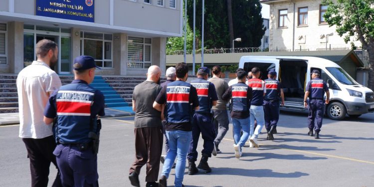 22 ilde DEAŞ terör örgütüne operasyon: 59 gözaltı
