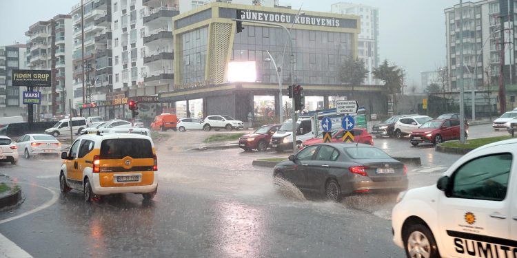 21 il için “sarı” uyarı: Kuvvetli yağışa dikkat