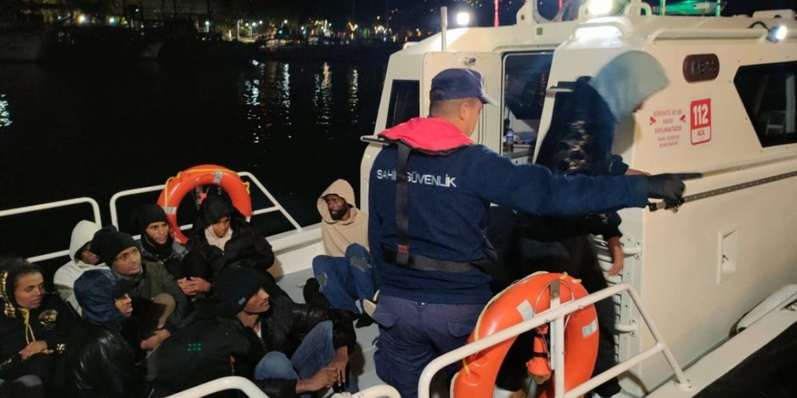 Muğla açıklarında 36 düzensiz göçmen kurtarıldı