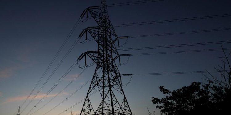 Fransa’da fırtınaların ardından yaklaşık 59 bin hanede elektrik kesintisi sürüyor