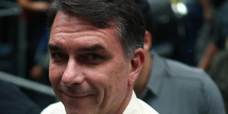 Brezilyalı Senatör: Bolsonaro’nun ülkeyi terk etmesinden haberimiz yoktu