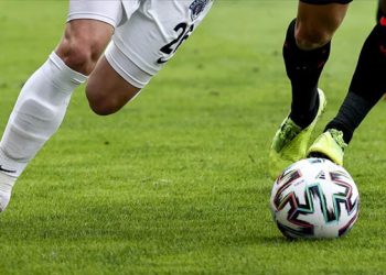 Türk dünyasından gelen futbolcular “Türk statüsünde” sayılacak