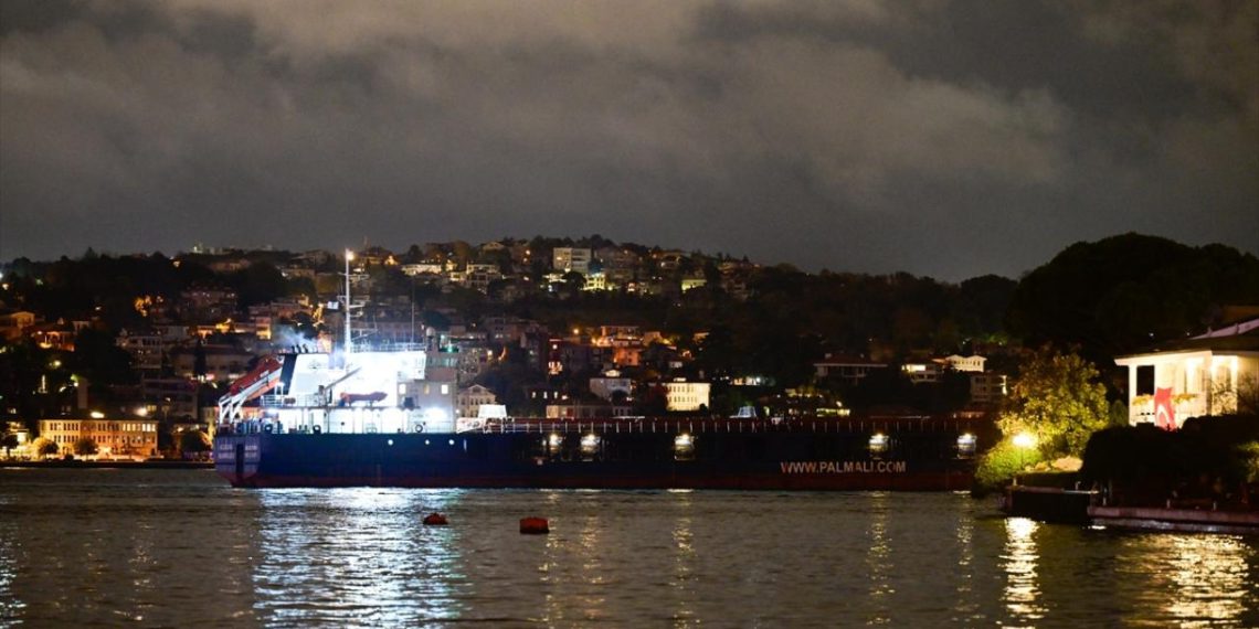 İstanbul Boğazı’nda gemi arızası: Trafik çift yönlü durduruldu