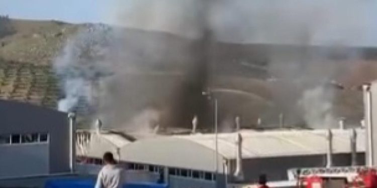 Hatay’da mobilya fabrikasında yangın