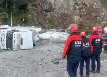 Artvin’de tır parkındaki heyelanda 1 kişi öldü