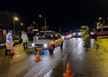 Erzincan-Erzurum kara yolu heyelanın ardından yeniden ulaşıma açıldı