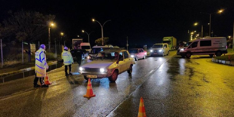 Erzincan-Erzurum kara yolu heyelanın ardından yeniden ulaşıma açıldı