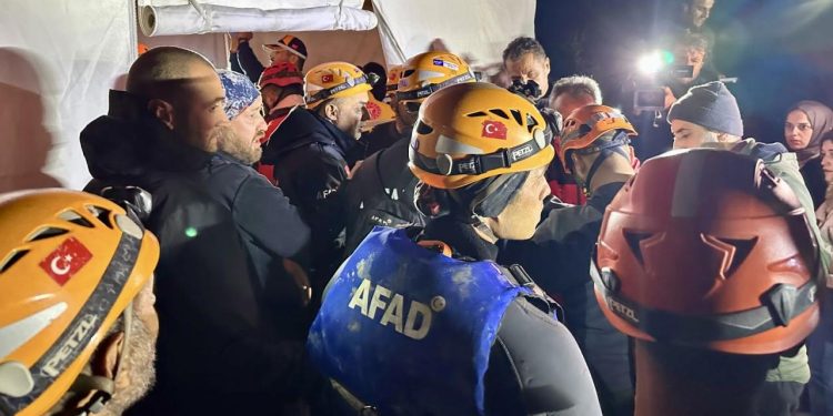 Isparta’da kanyonda mahsur kalan 10 İHH gönüllüsü kurtarıldı