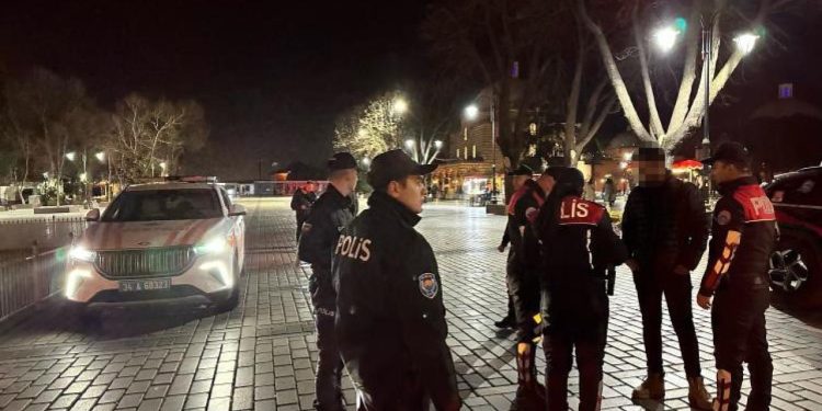 İstanbul’da huzur uygulamasında 529 şüpheliye gözaltı