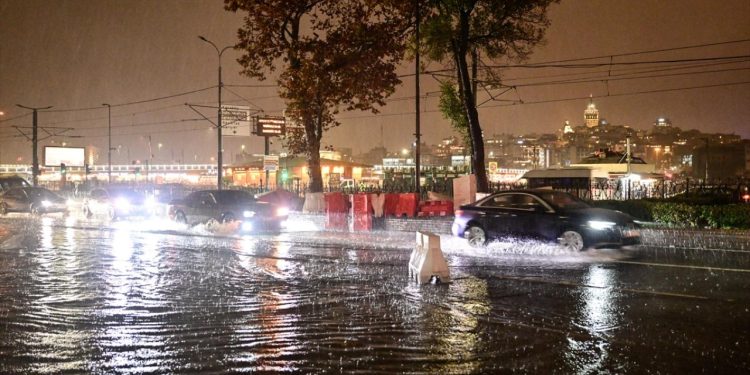 İstanbul’daki sağanağı 3 meteorolojik faktör tetikledi