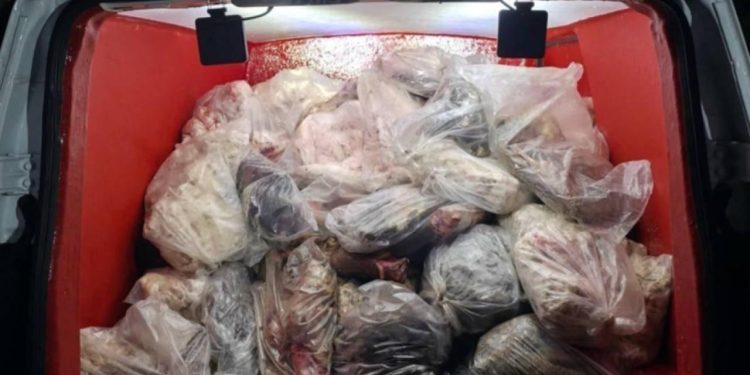 Diyarbakır’da sağlıksız 820 kilo iç yağı ve sakatat ele geçirildi