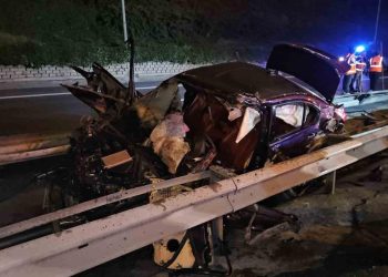 Kağıthane’de otomobil ile taksi çarpıştı: 1 ölü, 2 yaralı