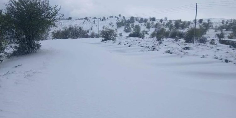 Manisa’ya mevsimin ilk karı düştü