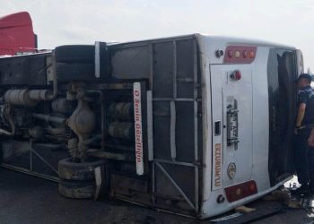 Antalya’da midibüsün devrildi: 5 yaralı