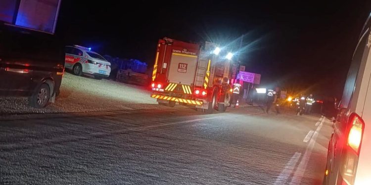 İzmir’de panelvanın çarptığı çift hayatını kaybetti