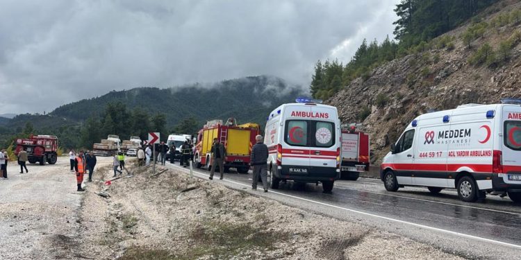 Burdur’da otobüs kazası: 1 ölü, 9 yaralı