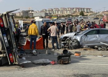 MHP Milletvekili Karakoç’un bulunduğu konvoy kaza yaptı: 1 ölü, 7 yaralı