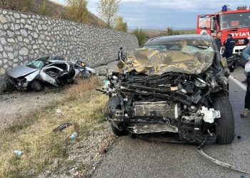 Çorum’da iki otomobil çarpıştı: 4 ölü, 2 yaralı