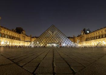 “Louvre Müzesi onarılmazsa kapılarını halka kapatmak zorunda kalacak” uyarısı