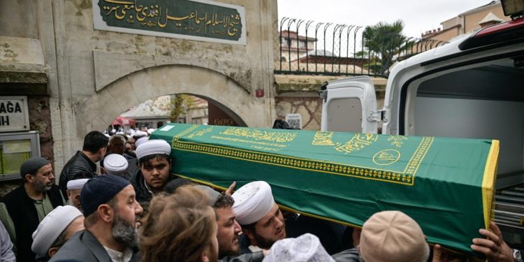 Fatih’te elektrik akımına kapılarak hayatını kaybeden genç hafız son yolculuğuna uğurlandı