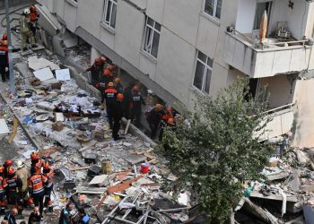 Maltepe’de çöken binaya ilişkin 2 kişi gözaltına alındı