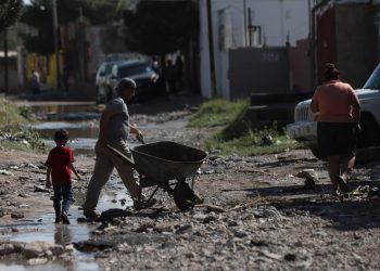 Meksika’da kasırga ve tropikal fırtınanın yol açtığı şiddetli yağışlar sonucu 6 kişi öldü