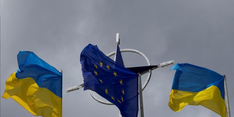 AB’den Ukrayna’ya 2,9 milyar euroluk mali destek