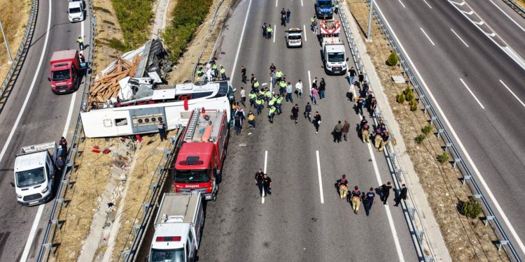 Otobüs kazalarını önlemek için dron ve kamera destekli denetim önerisi