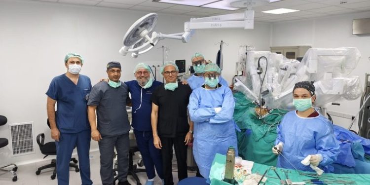KKTC’de kalp cerrahisinde bir ilk: Robotik cerrahiyle mitral kapak ameliyatı gerçekleştirildi