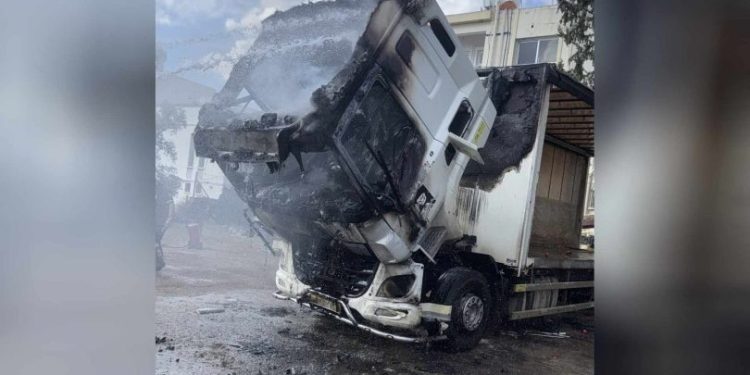 Küçük Kaymaklı’da tır yangını!