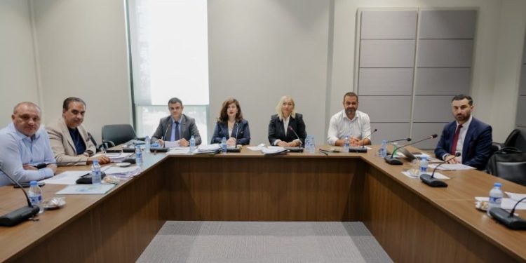 Hukuk, Siyasi İşler, Dışilişkiler ve Savunma Komitesi bugünkü gündemindekileri Genel Kurul’a sevk etti