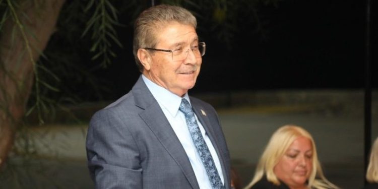 Üstel: Sizin işiniz konuşmak, bizim işimiz çalışmak