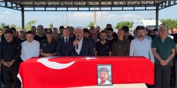 Gemi kazasında hayatını kaybeden Özgür Gönül Tarsus’ta defnedildi