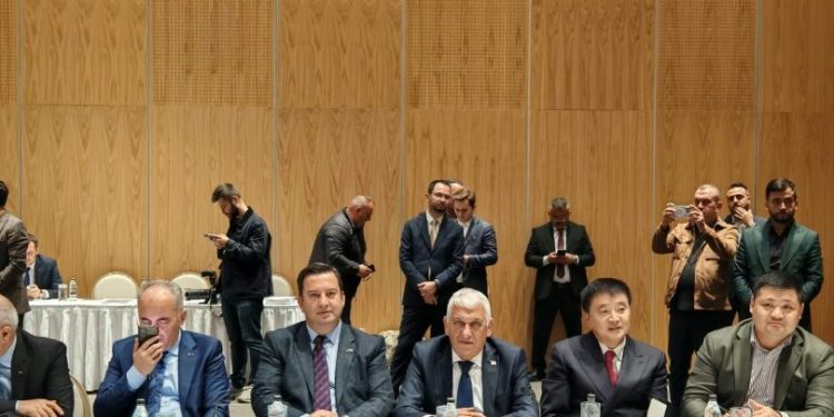 Özçınar, Türk Dünyası Belediyeler Birliği Yönetim Kurulu toplantısına katıldı