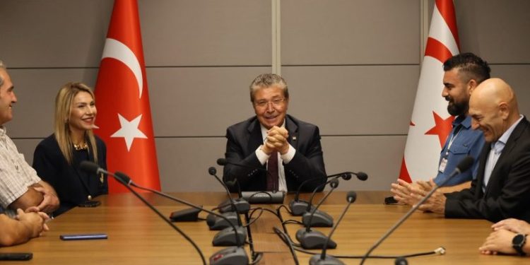 Başbakan Üstel: Attığımız her adım ülkemizin ve gençlerimizin geleceği içindir