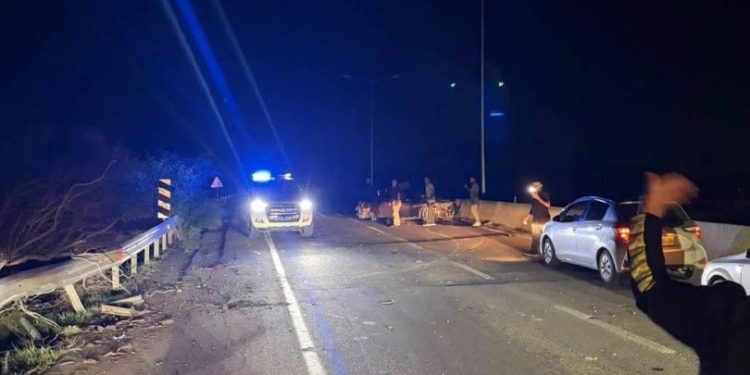 Güzelyurt-Lefkoşa ana yolunda araç bariyerlere çarptı