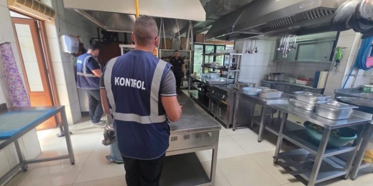 Kaplıca bölgesindeki su ürünleri restoranları denetlendi