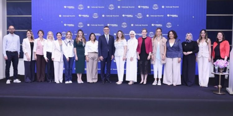 Turkcell ve GİKAD’dan kadınların teknoloji kariyerine destek