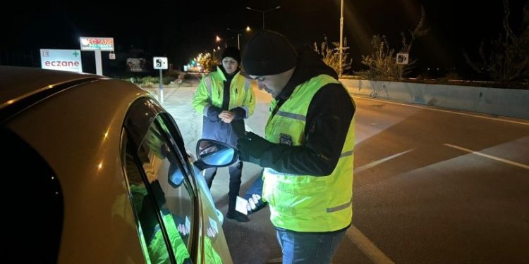Trafik denetimlerinde 341 sürücüye yasal işlem