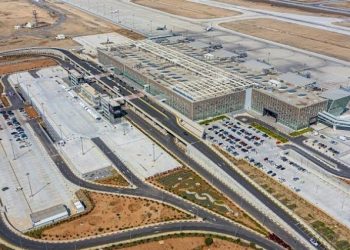 Ercan Havalimanı otoparkında yeni uygulama: İlk 30 dakika ücretsiz