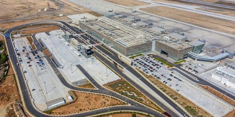Ercan Havalimanı otoparkında yeni uygulama: İlk 30 dakika ücretsiz