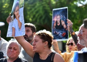 Yakınlarını kaybeden aileler Girne Mahkemesi önünden seslendi: Müebbet istiyoruz