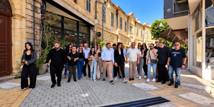 Aktunç, Lefkoşa Arasta Çarşısı’nı ziyaret etti