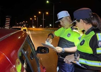 Trafik denetimleri: 34 araç trafikten men edildi, 5 sürücü tutuklandı