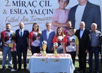 Başbakan Üstel 2. Miraç Çil ve Esila Yalçın Anı Turnuvasına katıldı