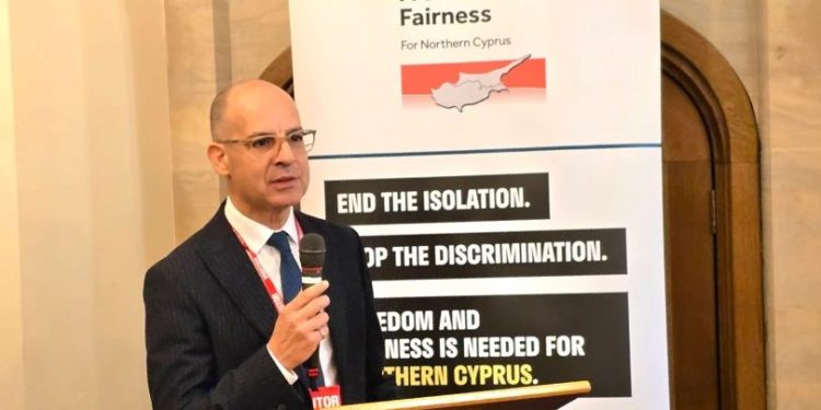 Dânâ, İngiliz parlamenterlere Kıbrıs sorunundaki son gelişmeleri anlattı