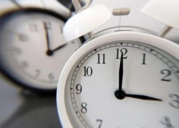 Pazar günü saatler bir saat geri alınacak