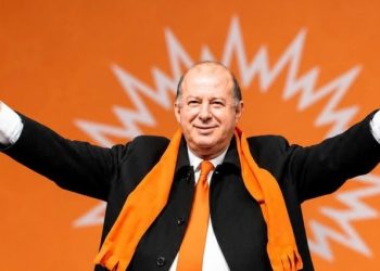 Dinçyürek geri dönme kararı aldı: Elif gibi dimdik durmaya devam edeceğiz