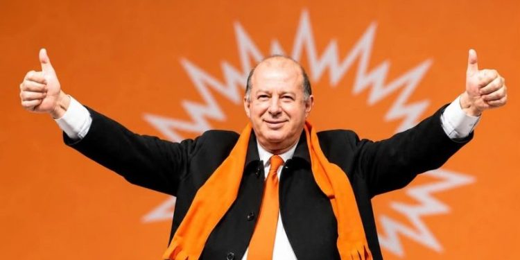 Dinçyürek geri dönme kararı aldı: Elif gibi dimdik durmaya devam edeceğiz